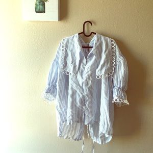 Oversized embroidered layer collar shirt